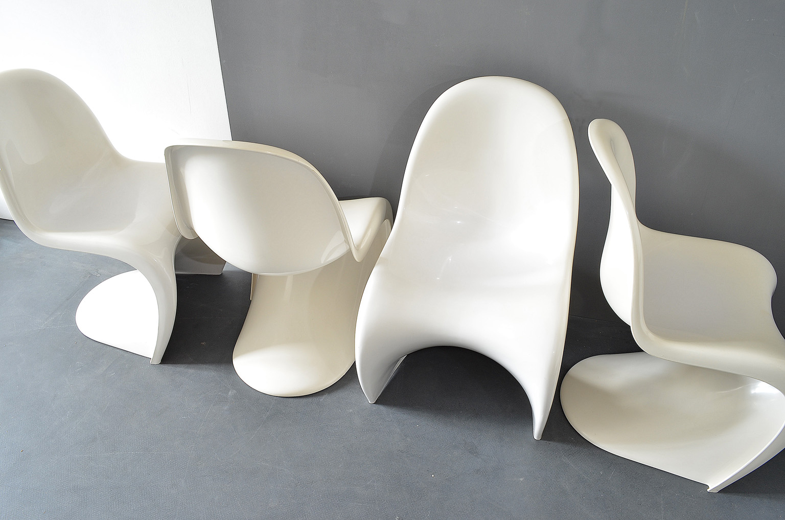 Set of 4 Panton Chairs in White by Verner Panton Fehlbaum/Hermann Miller 1974