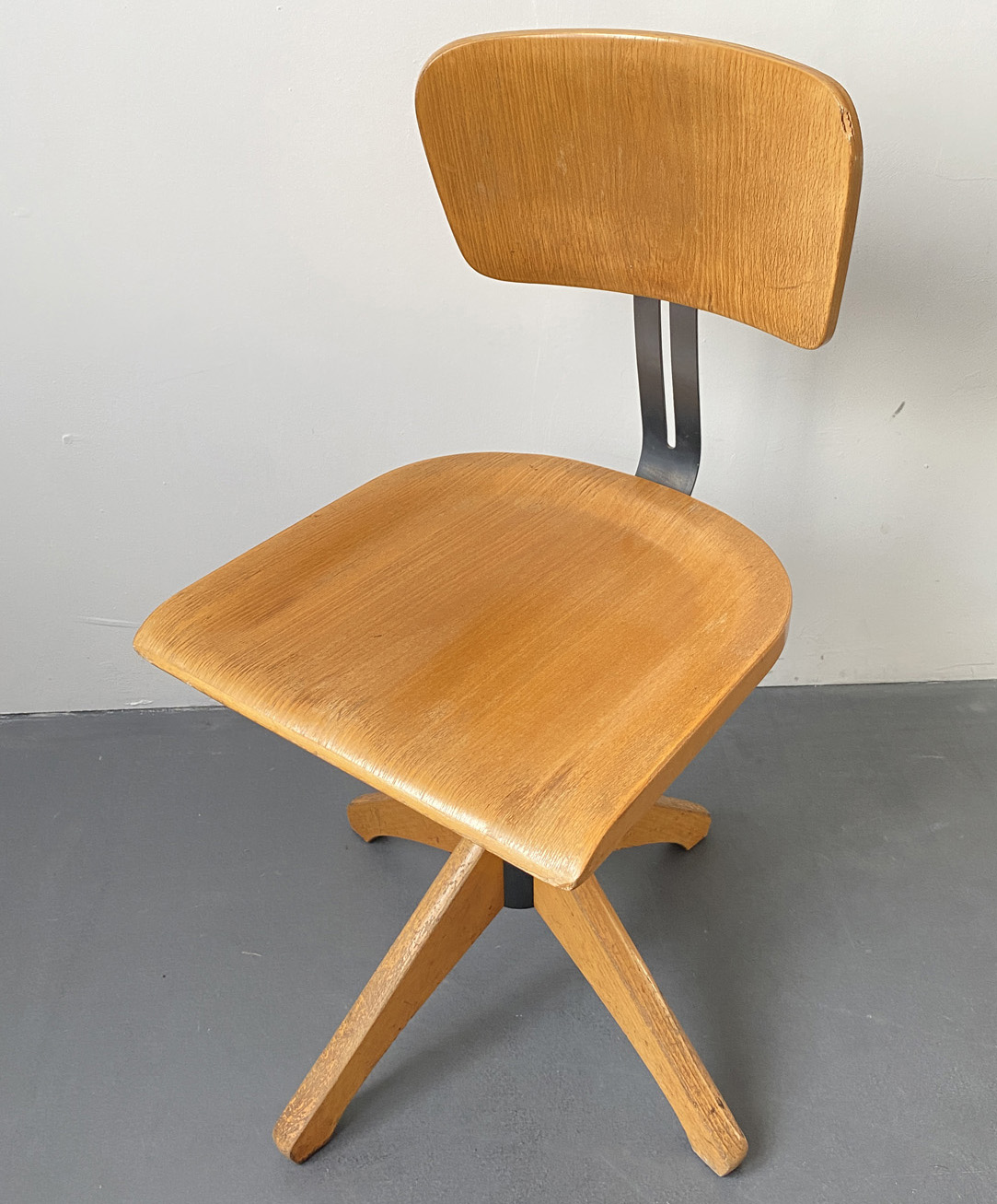 AMA ELASTIK DREHSTUHL MODELL 350 R MIT LEHNE, 1950er