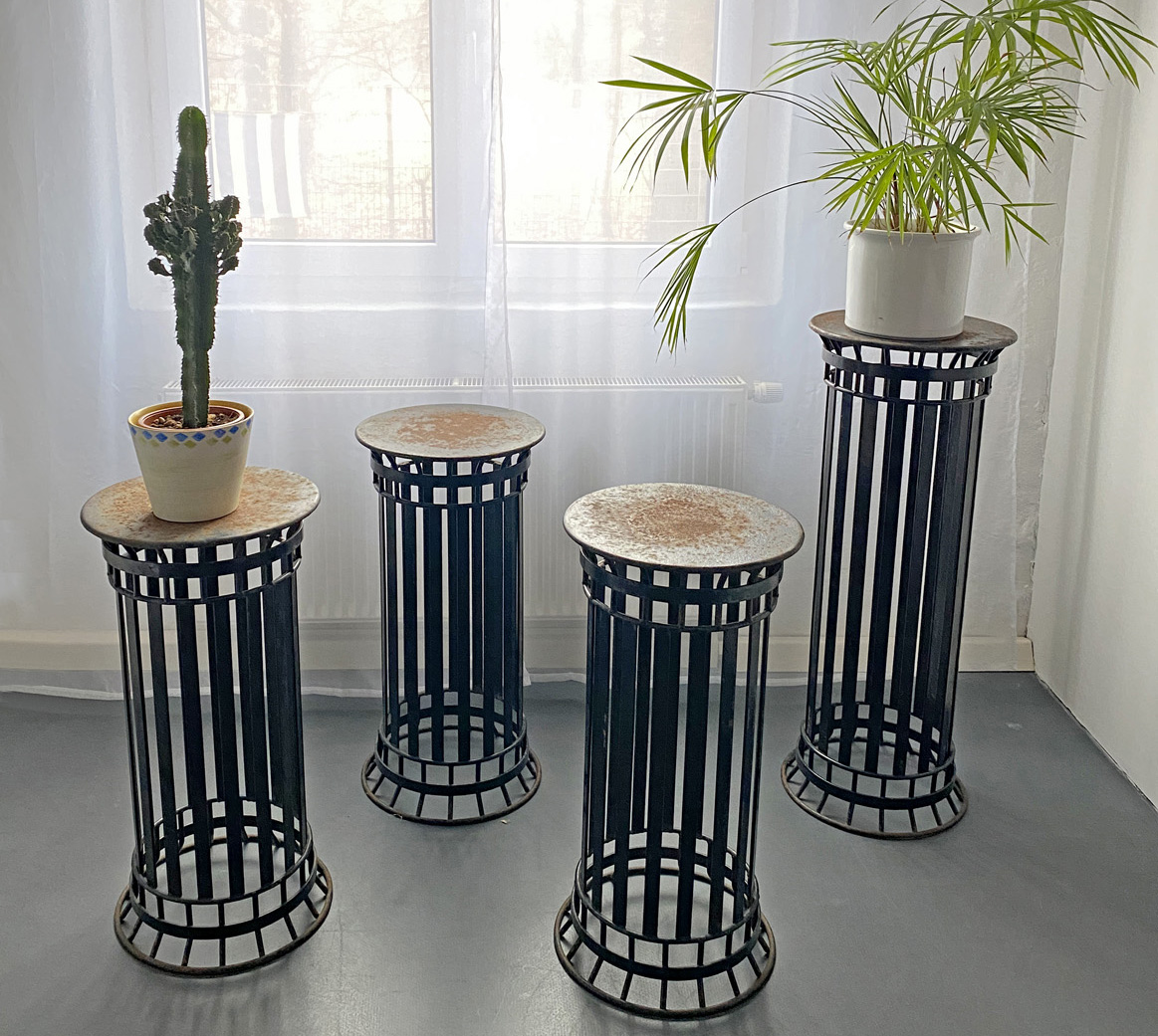 4x Blumensäulen / Blumentische /Blumenständer – Schmiedeeisen aus einer Schloßpark-Anlage Frankreich 30er-50er