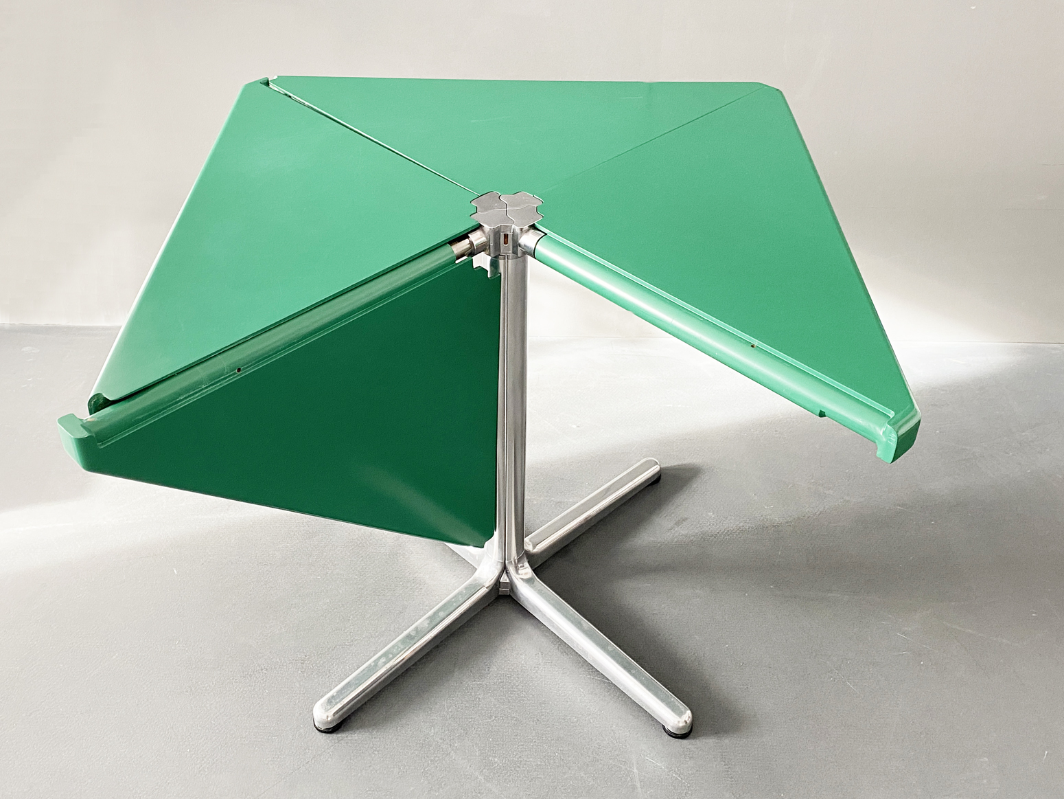Faltbarer Plana Esstisch Tisch von Giancarlo Piretti für Castelli