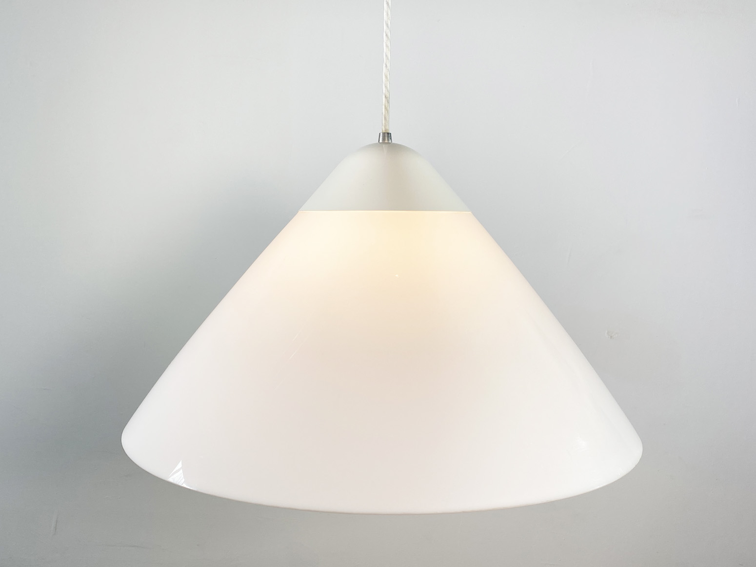 Mid Century Opala Hängelampe von Hans J. Wegner für Louis Poulsen, 70er.