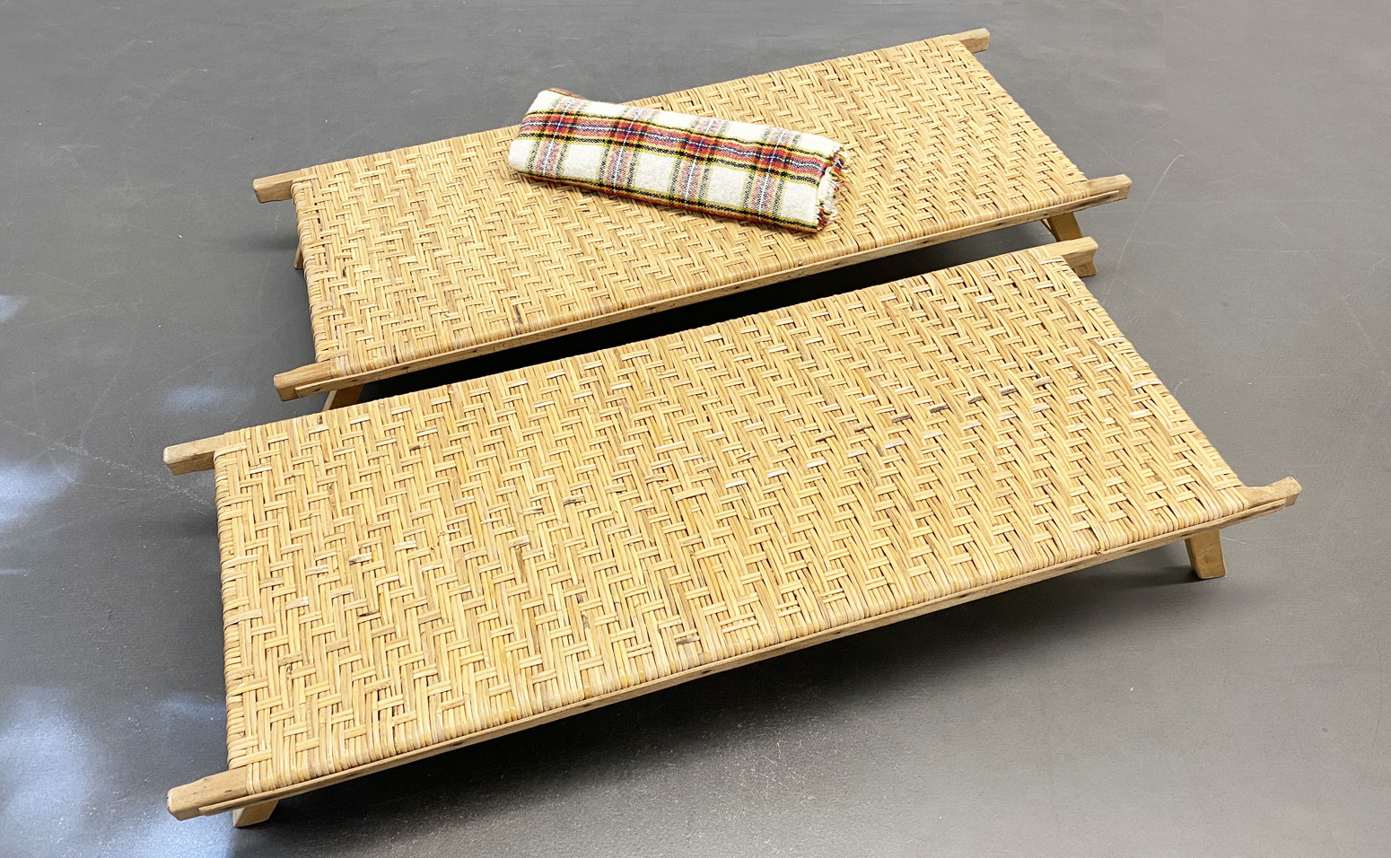 Indoor & Outdoor – little Rattan Lounger, Sun Lounger, Child Lounger or as Coffee Table 1970s.