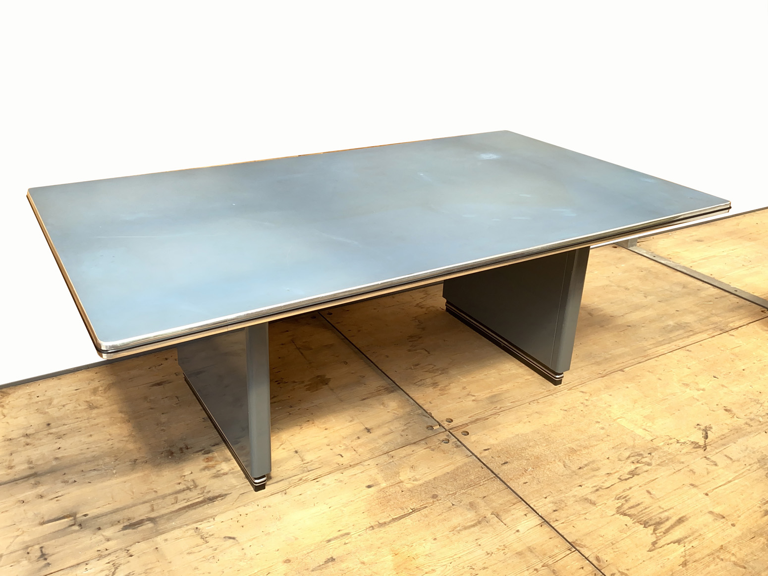 Schreibtisch von Müller Möbelfabrikation Metall Tisch blaugrau