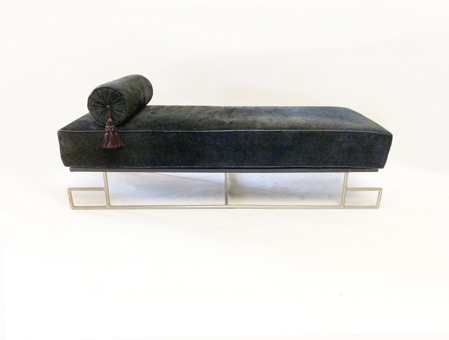 Art Deco Bauhaus Daybed, Couch, Sofa, chrome-plated Tubular Steel with a Leather Mattress and Pillow, France, 1930s.
