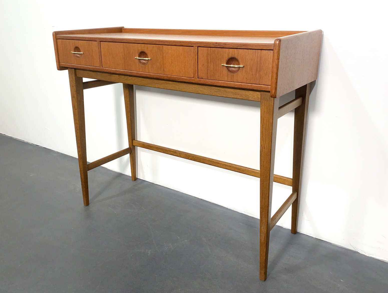Mid Century Vanity Table, Teak Wood, by Fröseke AB Nybrofabriken, Sweden, 1960s.