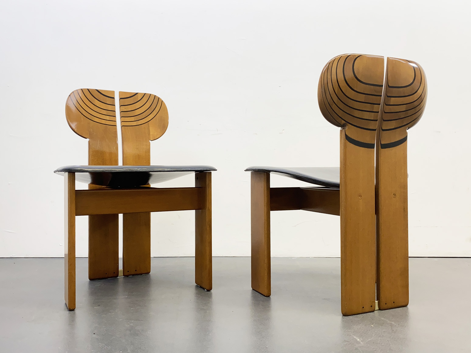 “SOLD” Pair of  Dining Chairs, Mod. Africa, Artona Series, by Afra & Tobia Scarpa for Maxalto, Italy, 70s.