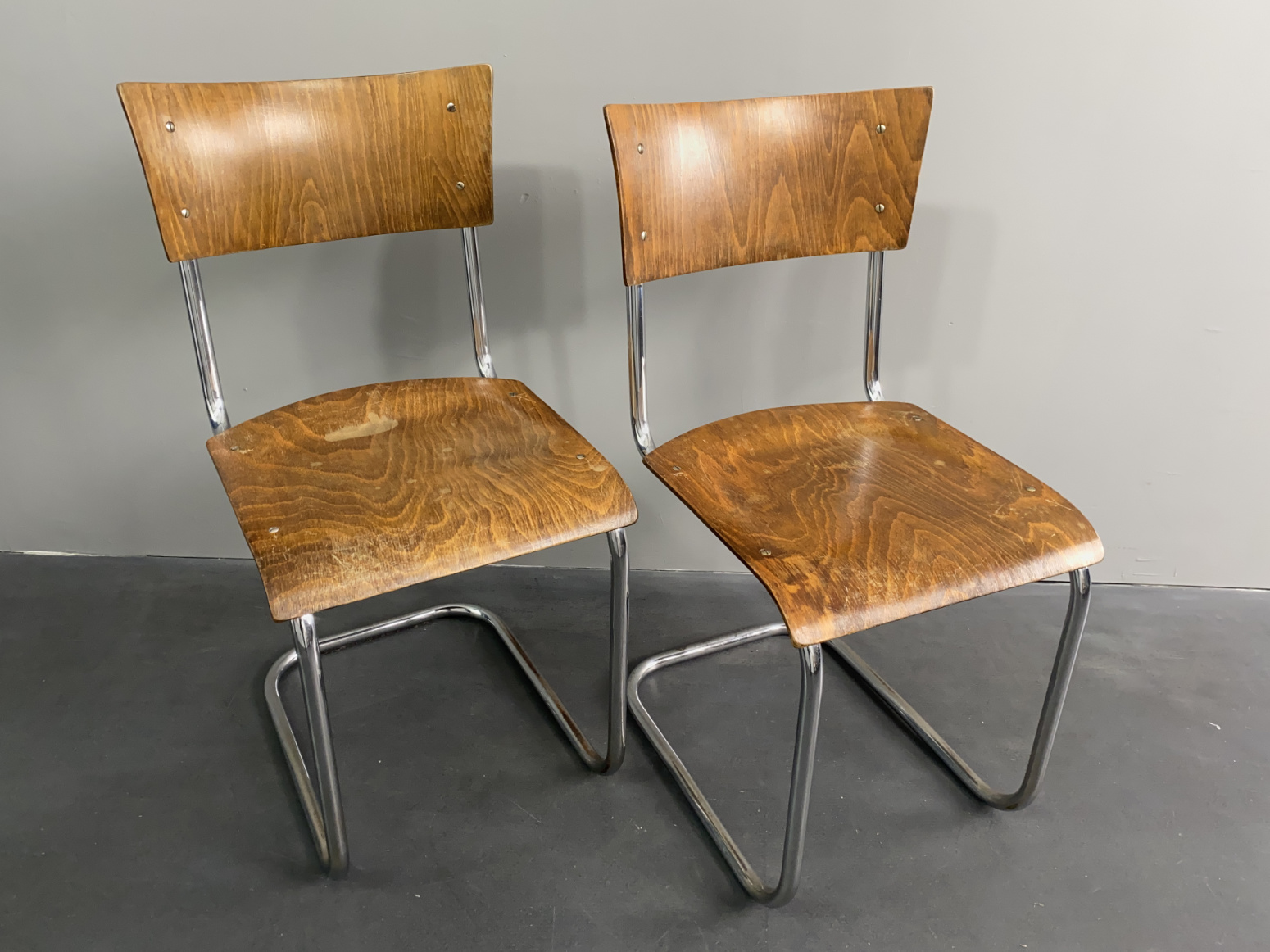 Pair of B 43 Bauhaus Cantilever Tubular Steel Chairs by Mart Stam for Robert Slezak under Thonet-Mundus Licence, Czechoslovakia, 1932