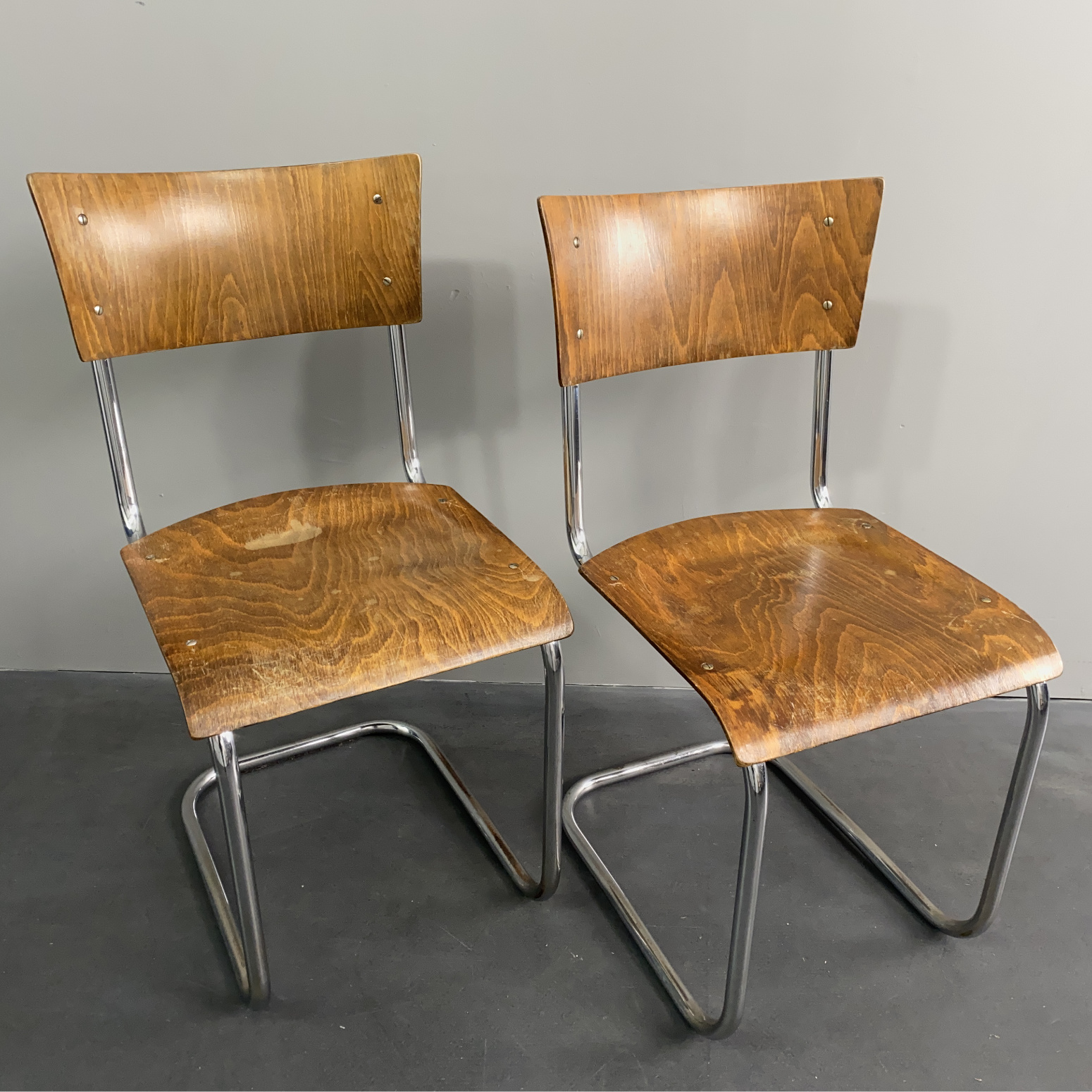 Paar B 43 Bauhaus Freischwinger Stahlrohr Stühle von Mart Stam für Robert Slezak in Thonet-Mundus Lizenz, Tschechoslowakei, 1932
