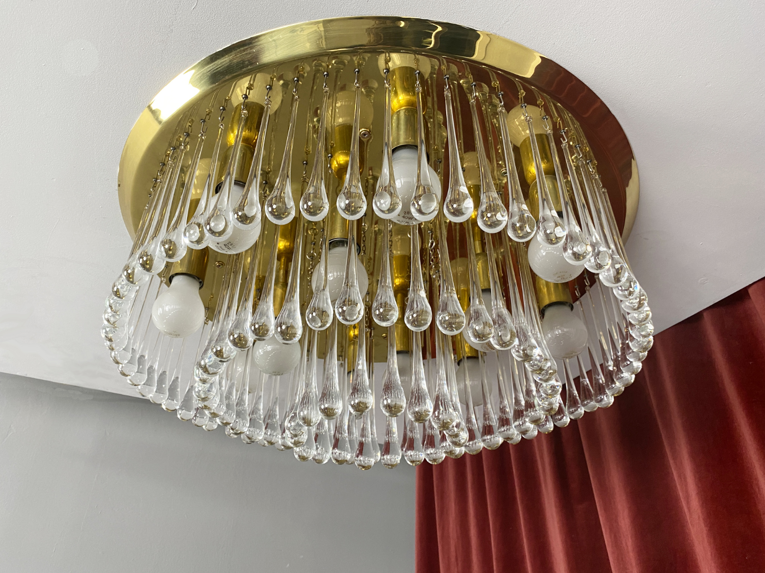 Deckenlampe von J.T. Kalmar Wien mit 122 Murano Kristall Glas Tropfen, Österreich, 1970er.