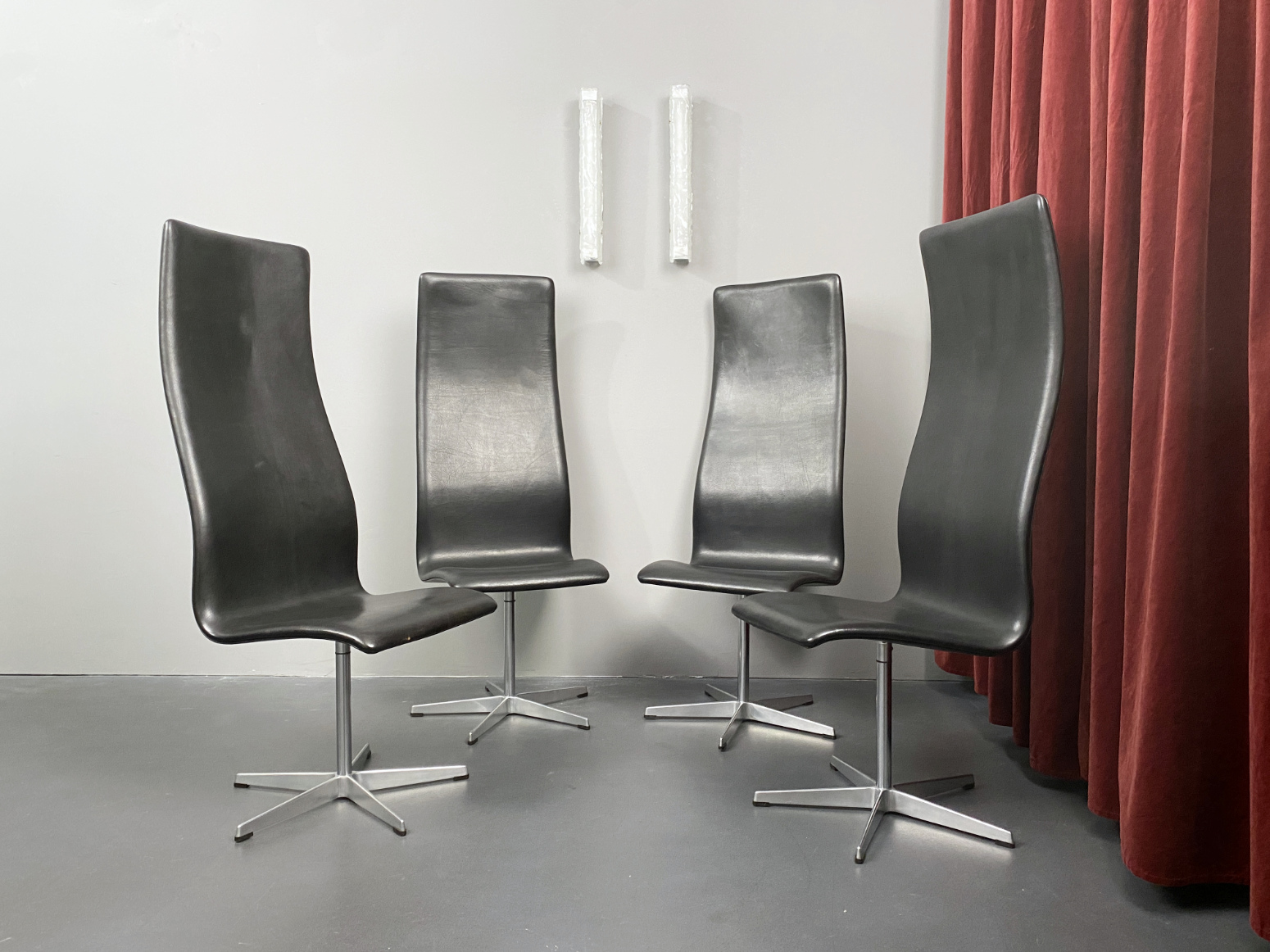 4er Set Oxford Hochlehner Drehstühle, Modell 316, schwarzes Leder. Von Arne Jacobsen für Fritz Hansen, Dänemark, 1960er