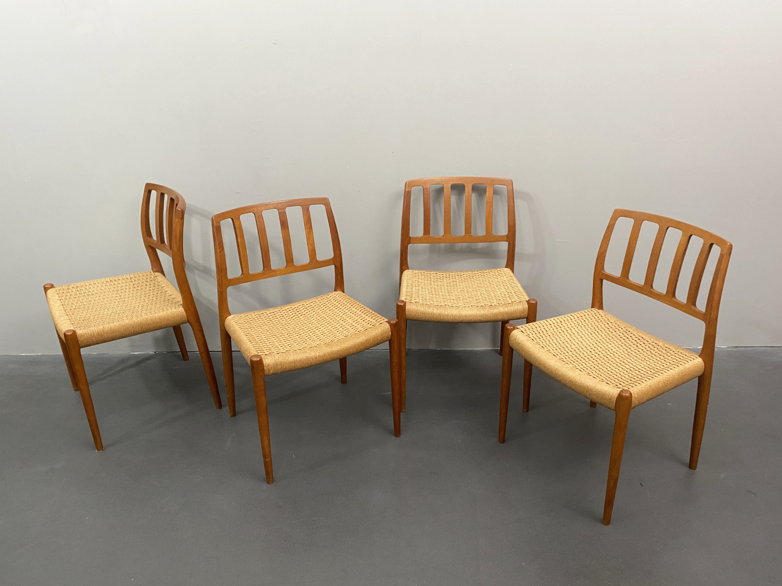 4er Set Esszimmer Stühle, Teak, Modell 83 von Niels Otto Möller für JL Möllers, Dänemark, 1960er