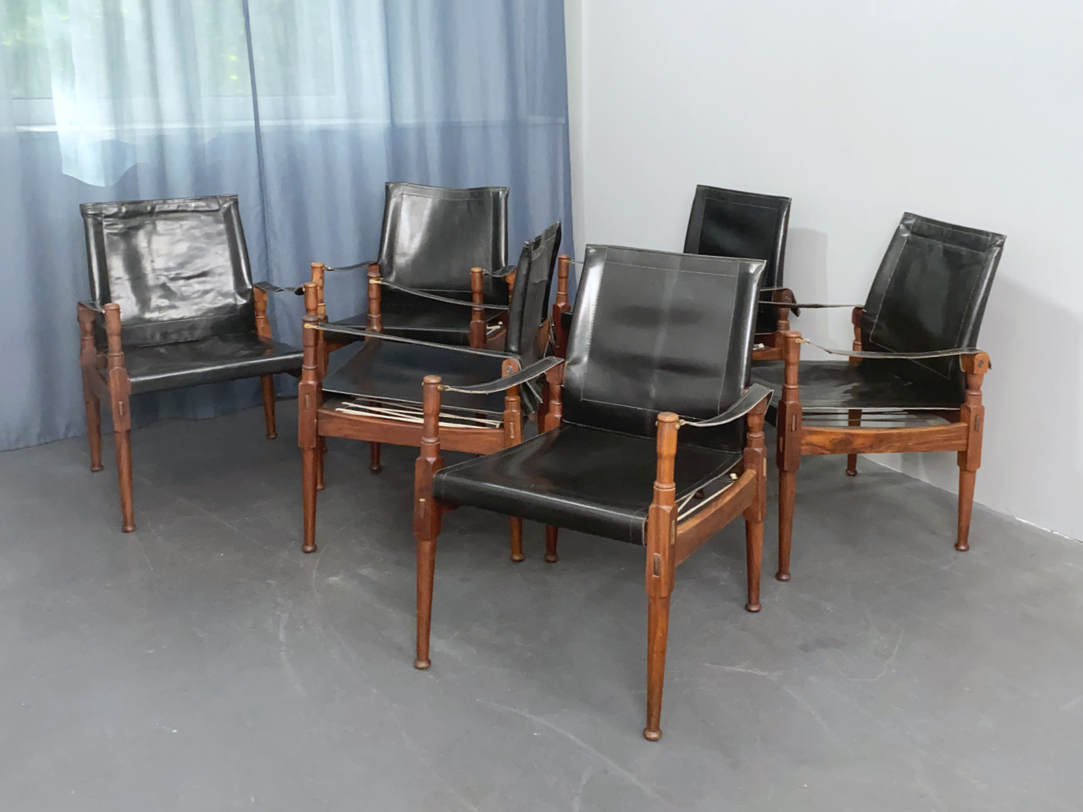 Safari Stuhl, schwarzes Leder von Khyber Wood, Peshawar 1970er