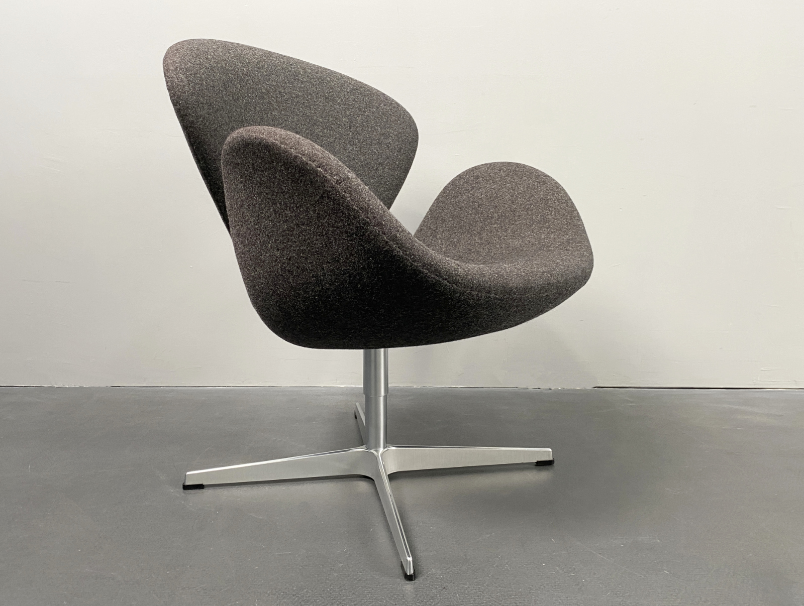 Swan swivel Chair by Arne Jacobsen for Fritz Hansen, Denmark, 2008