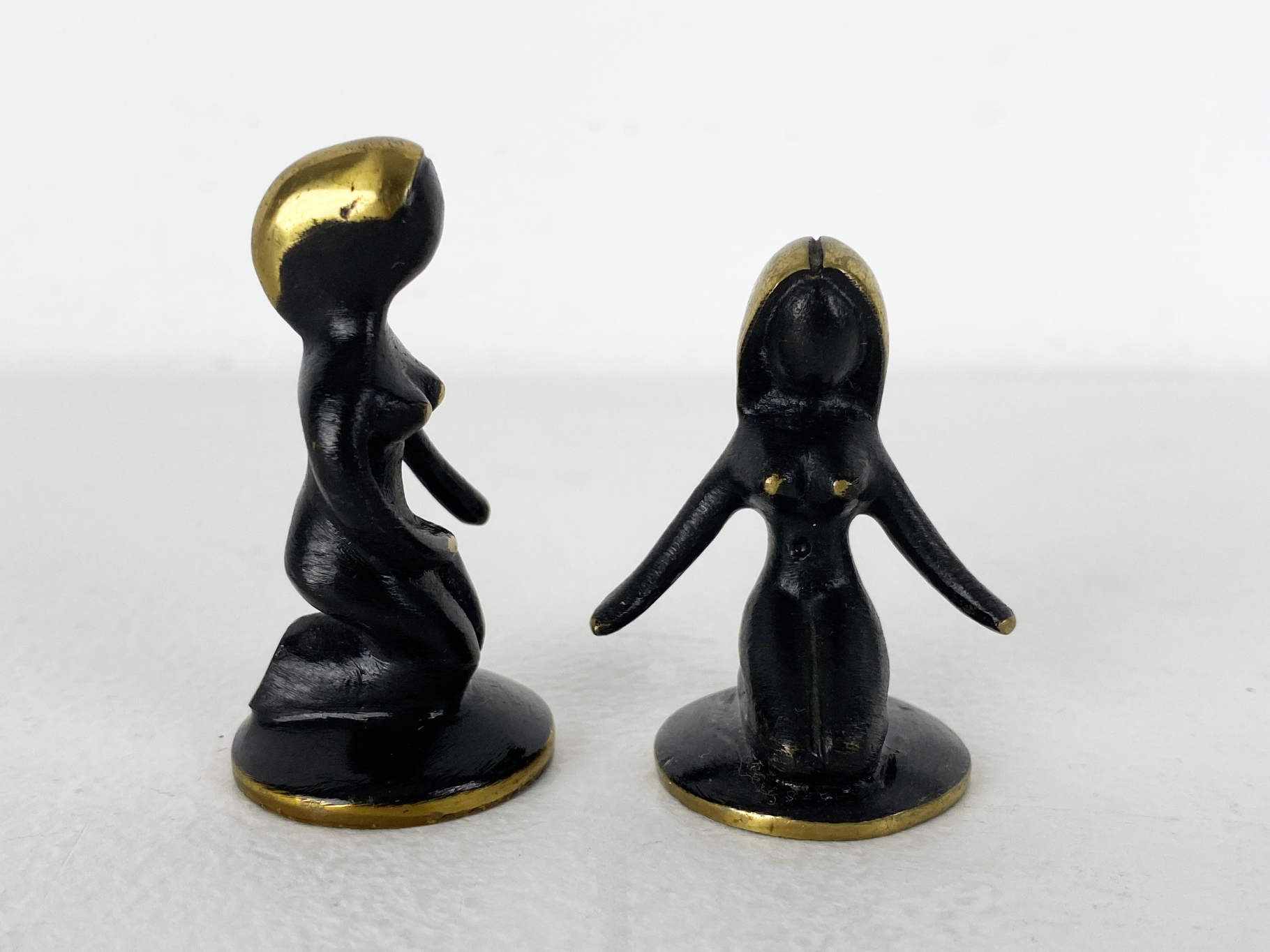 Paar Frauen Akt, Bronze Figuren Hertha Baller, Österreich 1950er