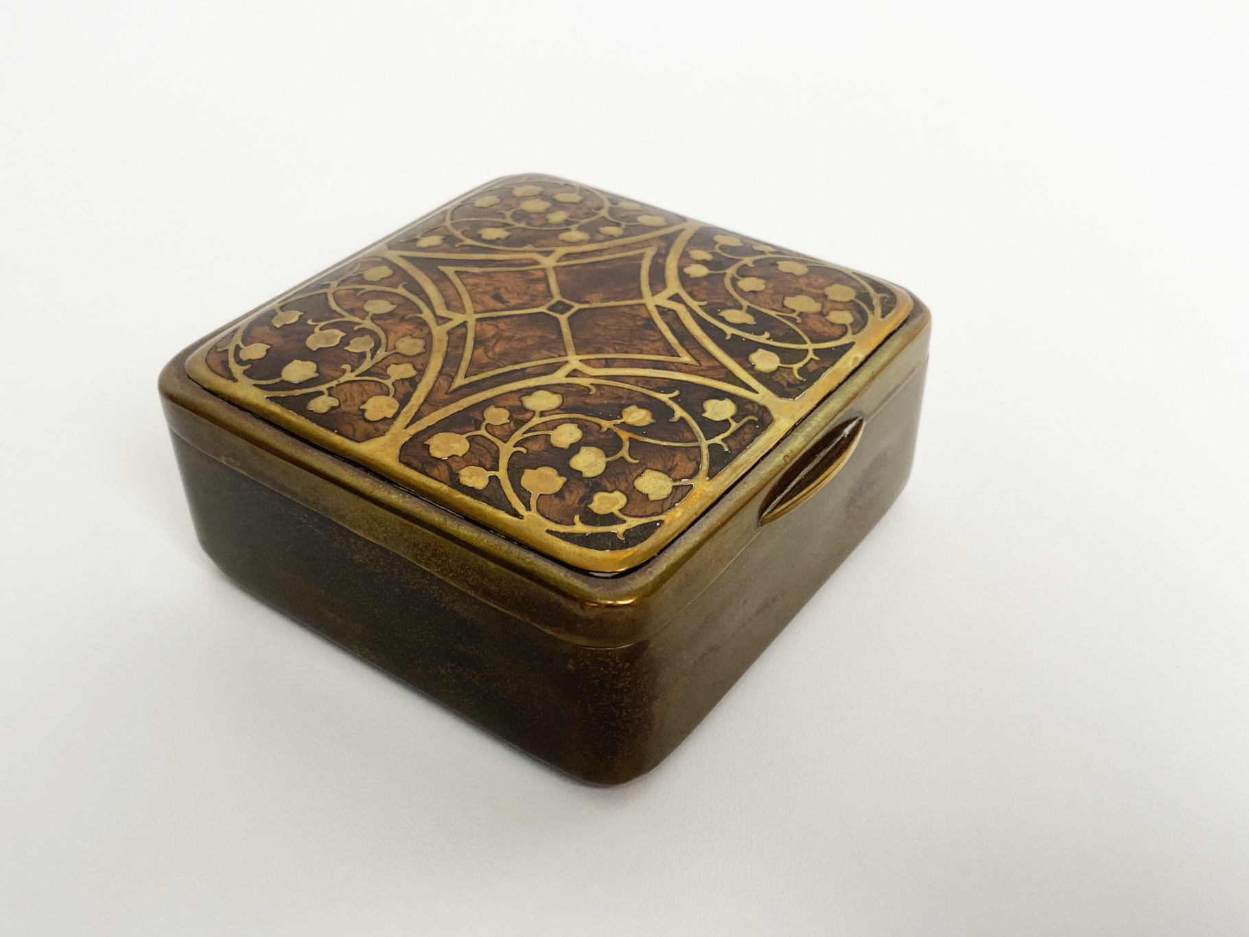 Cigarette Box, Art Nouveau, brass inlays in burl wood, Erhard & Söhne, Germany, c. 1900
