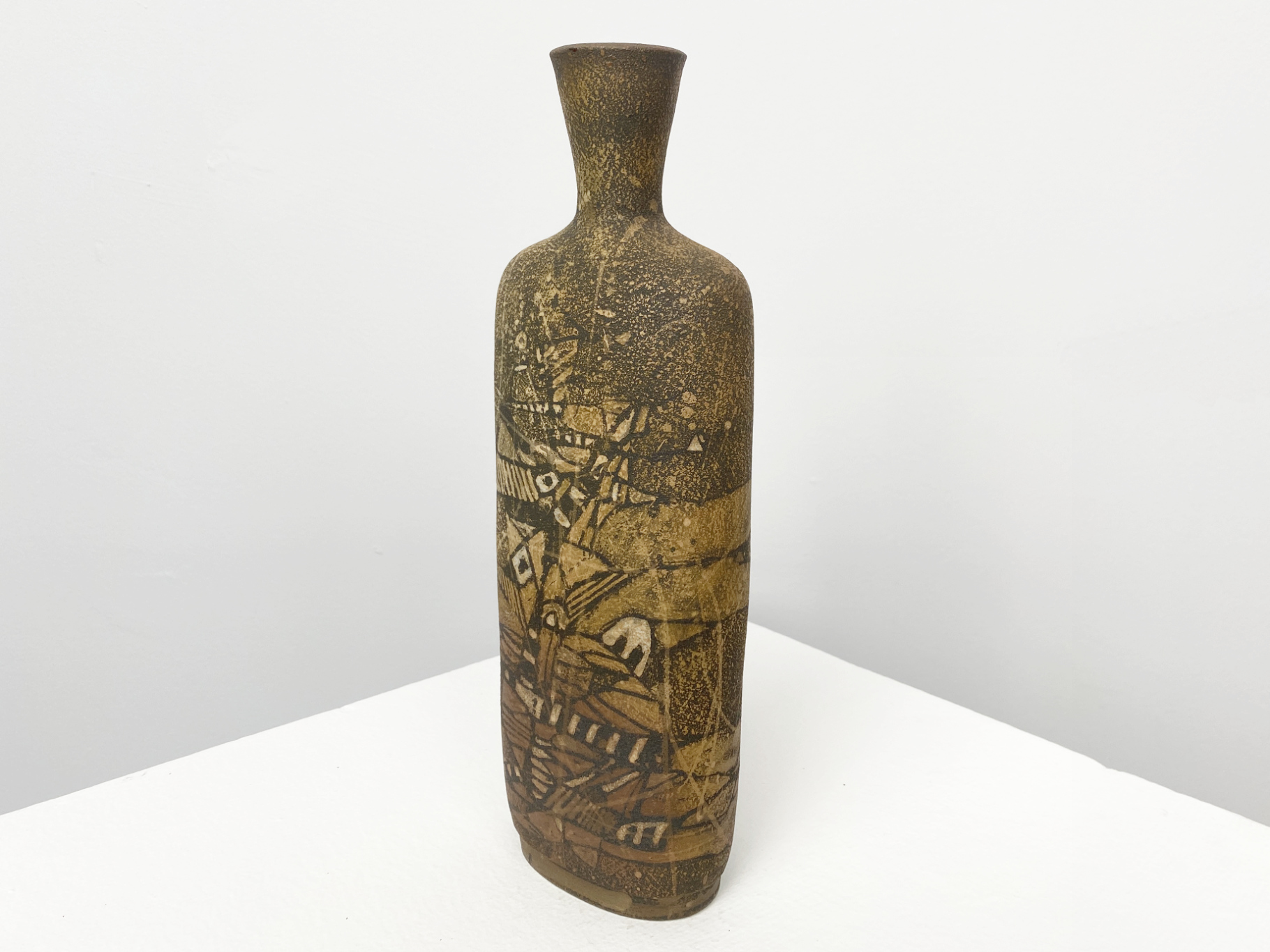 Braune Vase, Steinzeug, mit Engobe Bemalung, 1970er