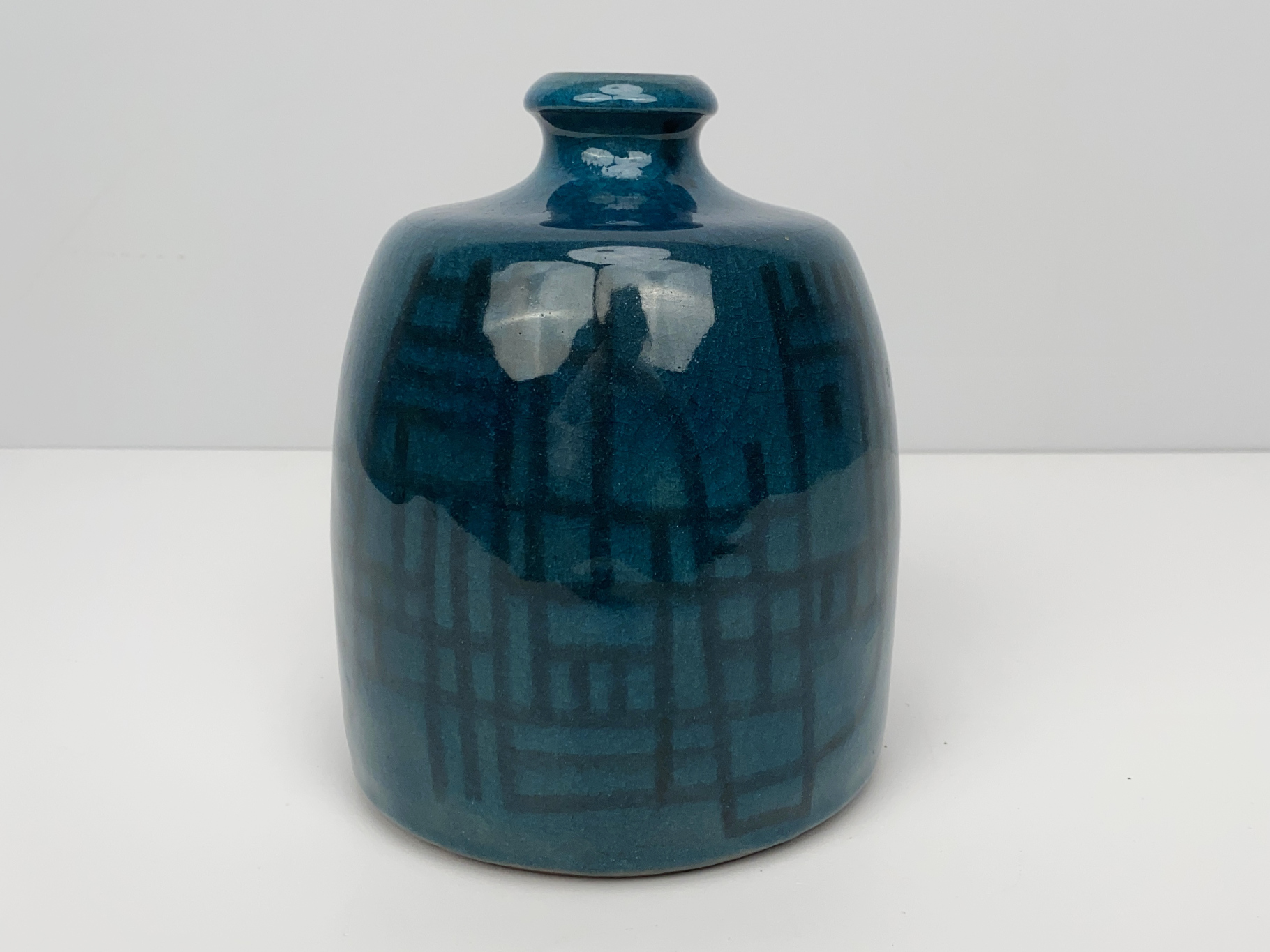 Vase, Keramik, Irdenware, Unikat, glasiert, bemalt mit geometrischem Strichmuster, von Wilhelm & Elly Kuch, 1970er