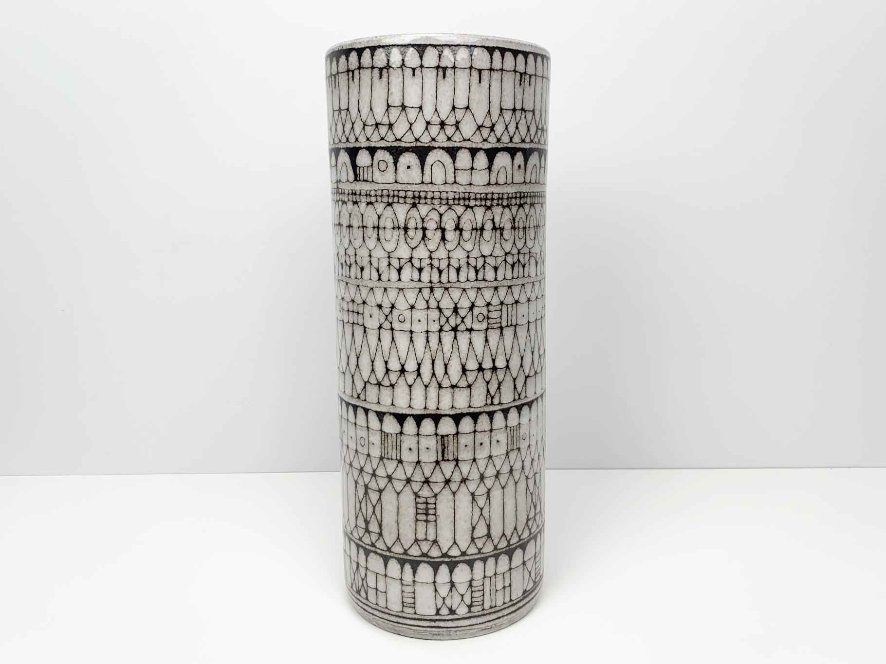 Large Vase, Ceramic, Earthenware, Unique Piece, abstract Decoration, Sgraffito Technique, by Wilhelm & Elly Kuch, 1960s