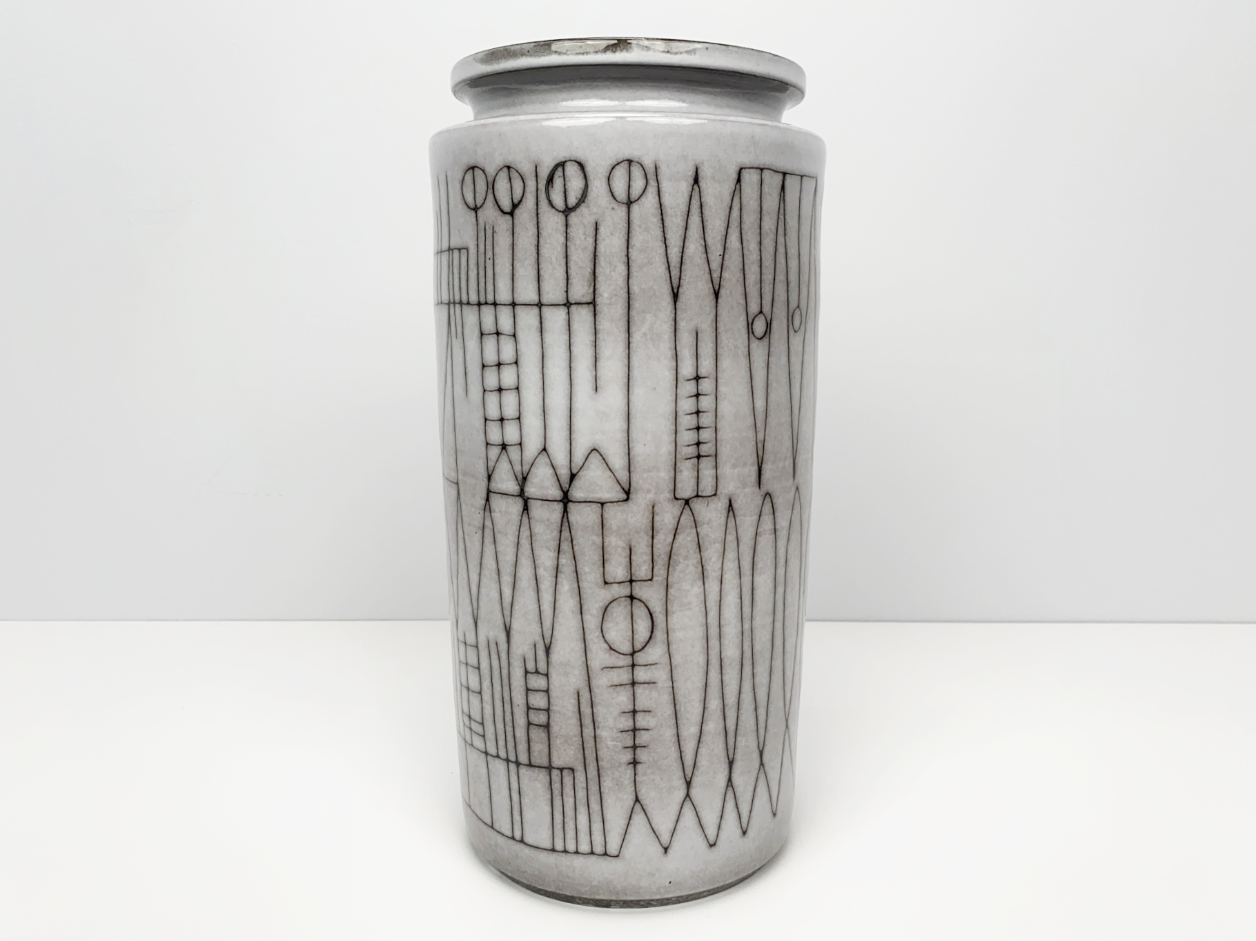 Large Vase, Ceramic, Earthenware, Unique Piece, geometric Decoration, Sgraffito Technique, by Wilhelm & Elly Kuch, 1960s