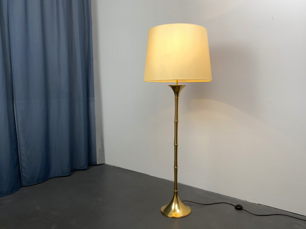 Dieses Bild hat ein leeres Alt-Attribut. Der Dateiname ist Stehlampe-Bambus-Ingo-Maurer-Design-M_3438-1024x767.jpg