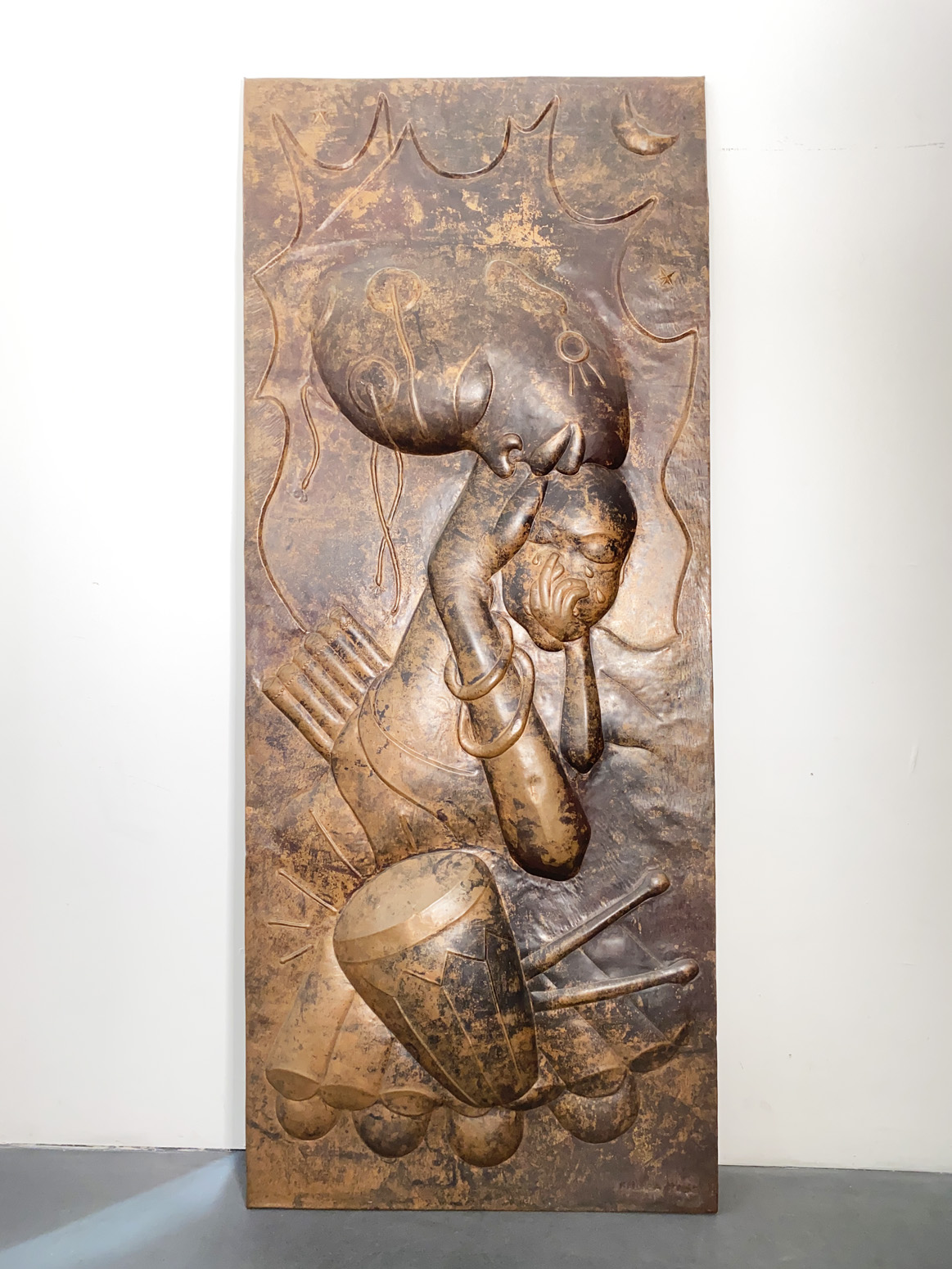 Large Copper Mural Wall Picture Plastic Sculpture, from Maitre Kalumba with hammered Relief Motive “Woman with Child and Drum“, Africa, Zaire / Congo, 1970s