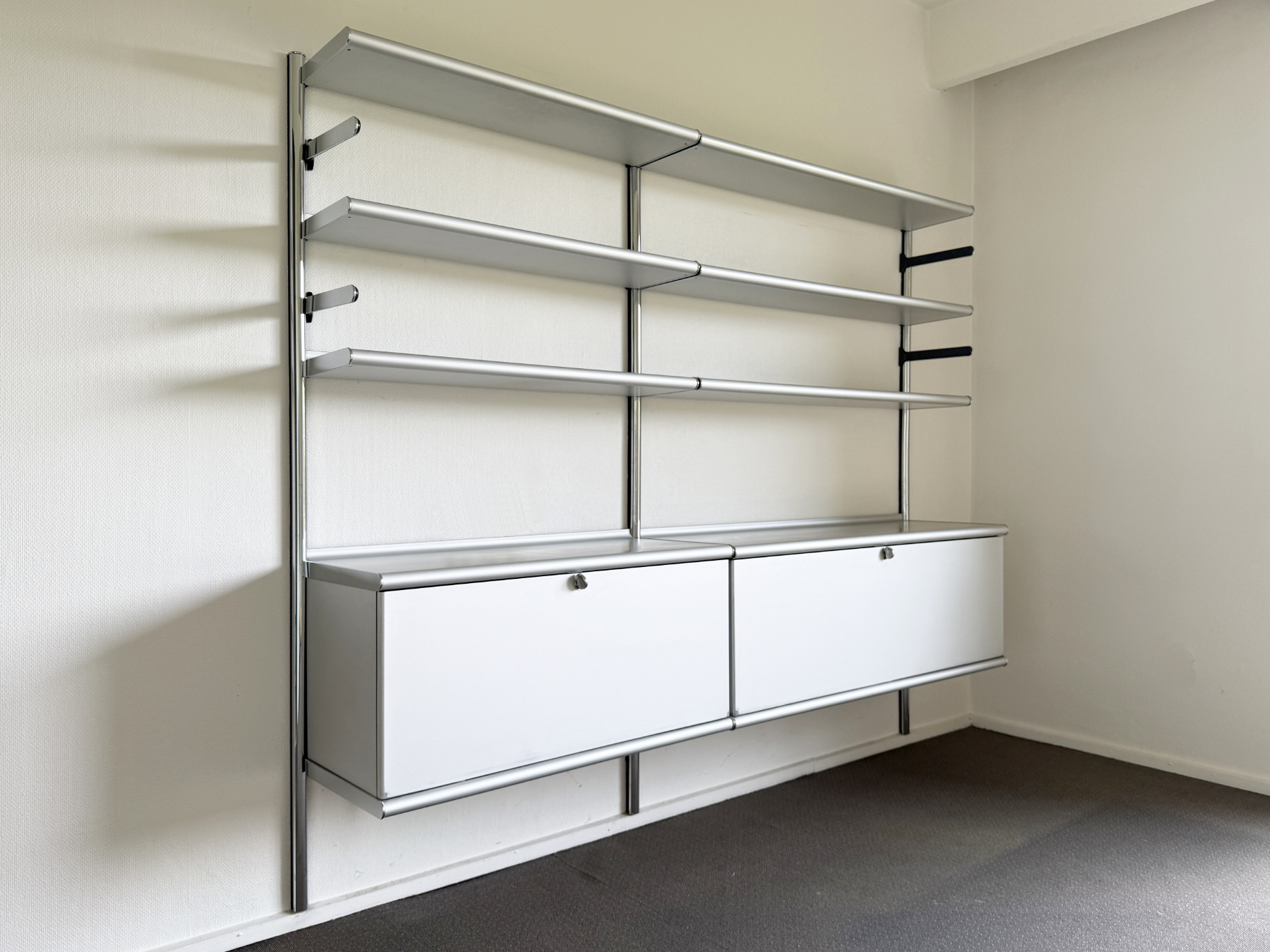 Wingset Shelving System, silver-colored, by Otto Zapf for Vieler / Vitra, Germany, 1980s