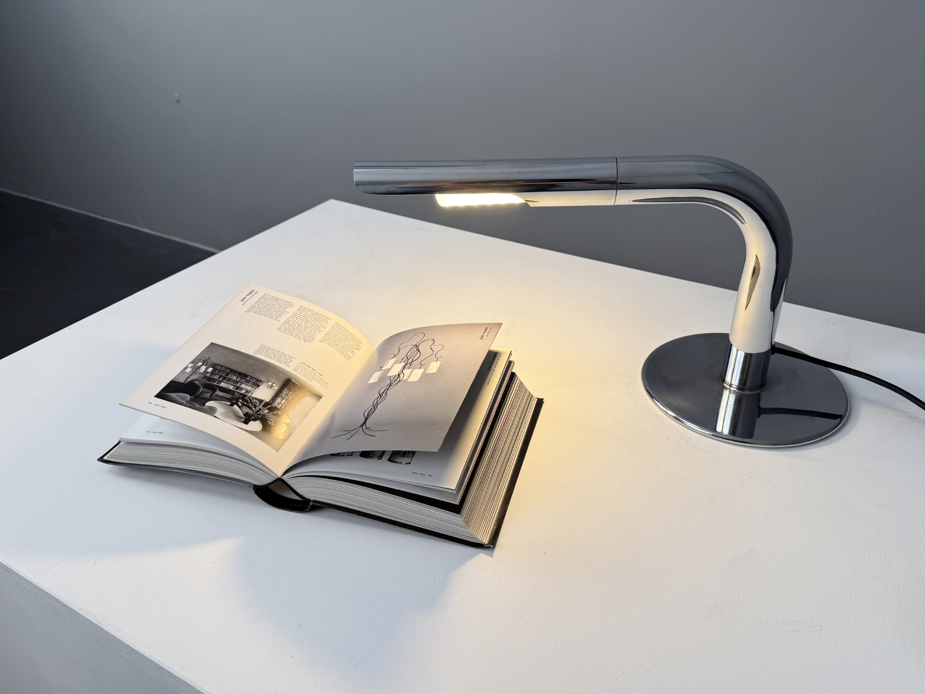 Große Tischlampe “Gulp“, verchromt, von Ingo Maurer für Design M, Deutschland, 1960er