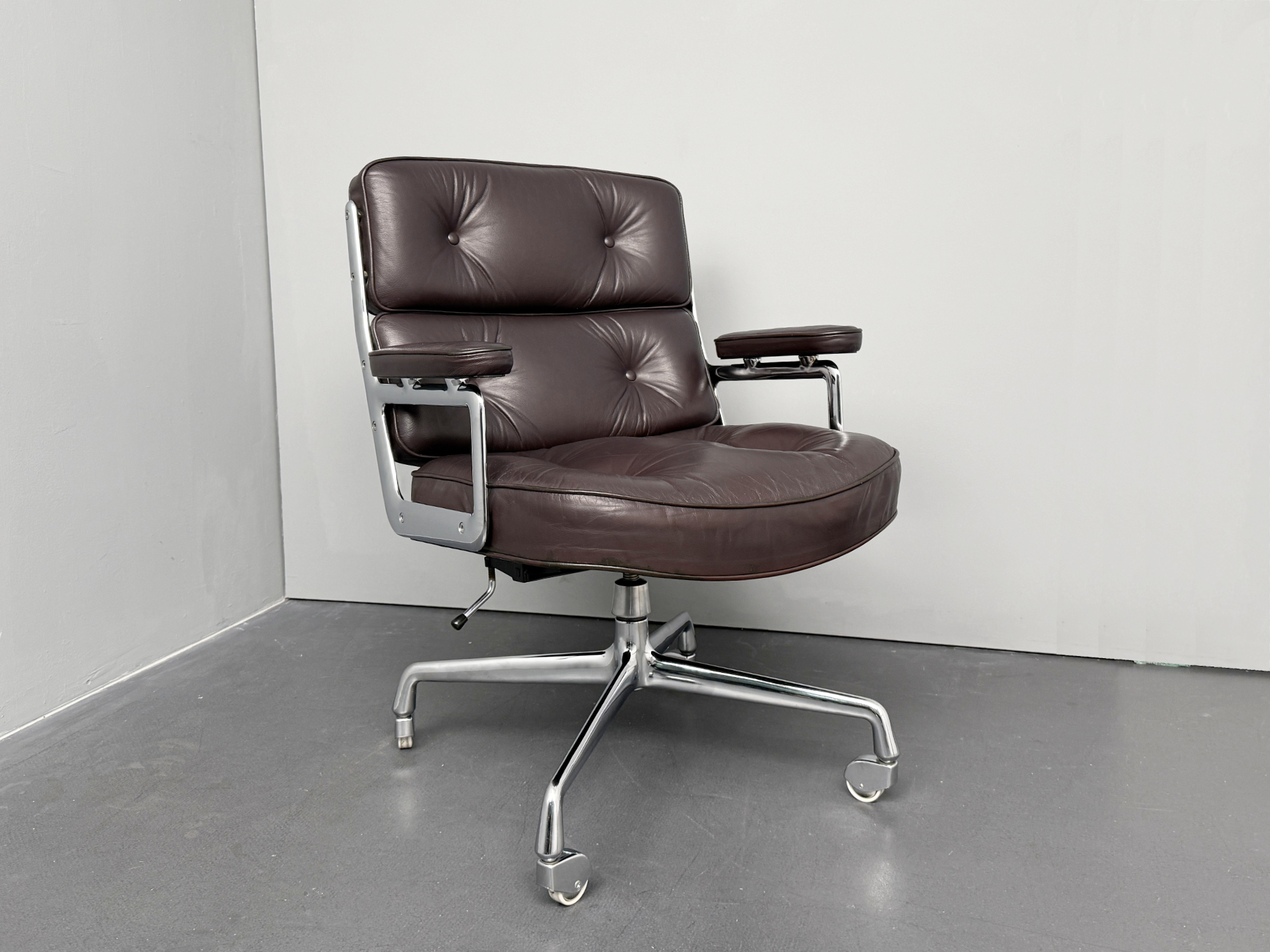 Lobby Chair ES 104 von Charles & Ray Eames für Herman Miller, Deutschland, 1980er. Regulierbare Rückneigemechanik, Sitzhöhe verstellbar und drehbar